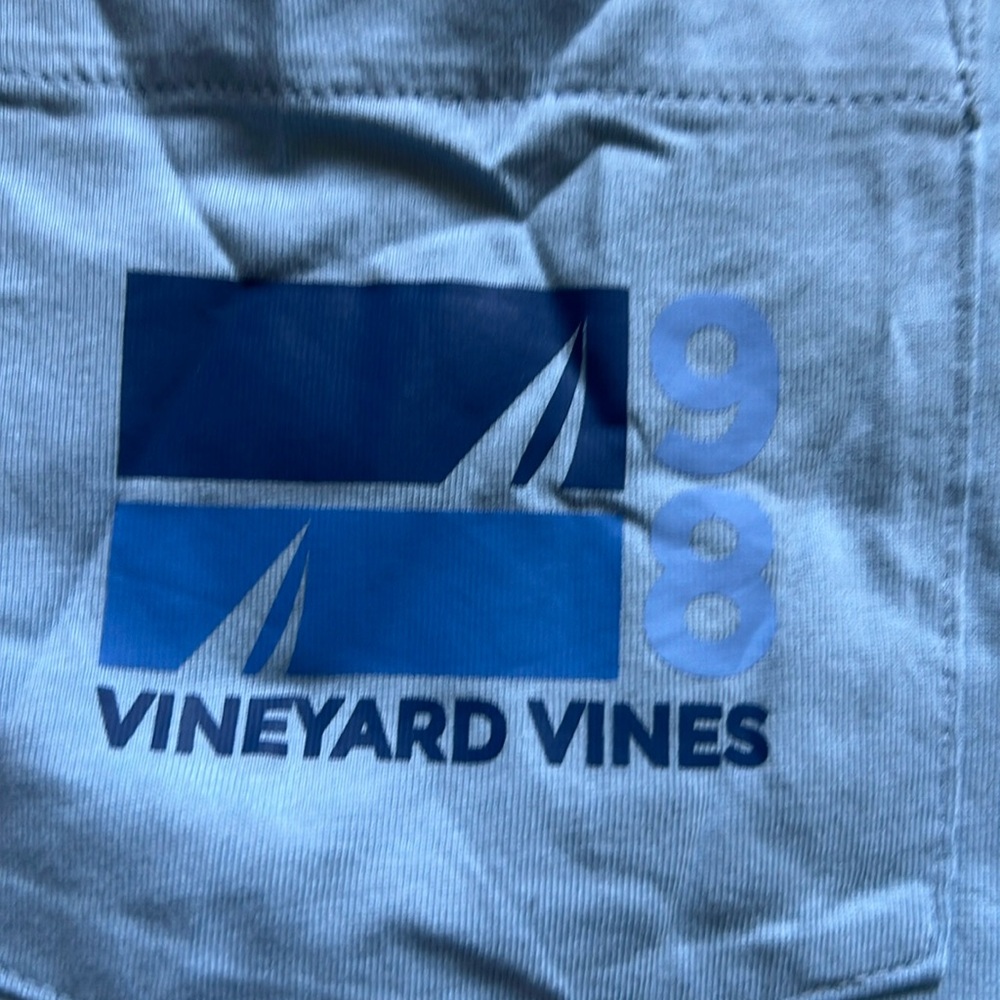 Vineyard Vines XL Long Sleeve T-shirt.